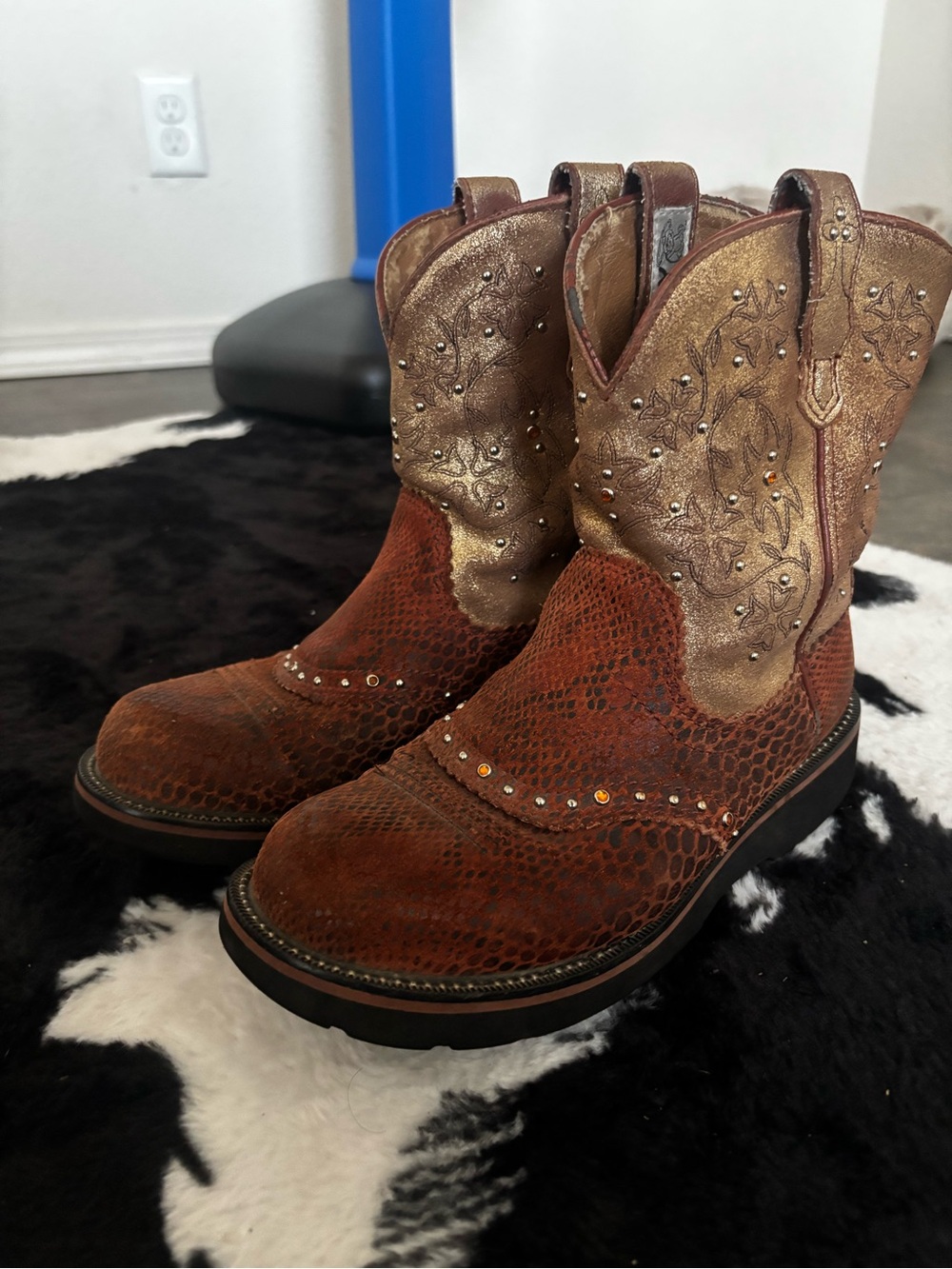 Ariat Fatbaby Brown Gold Studded Western Cowgirl Boots